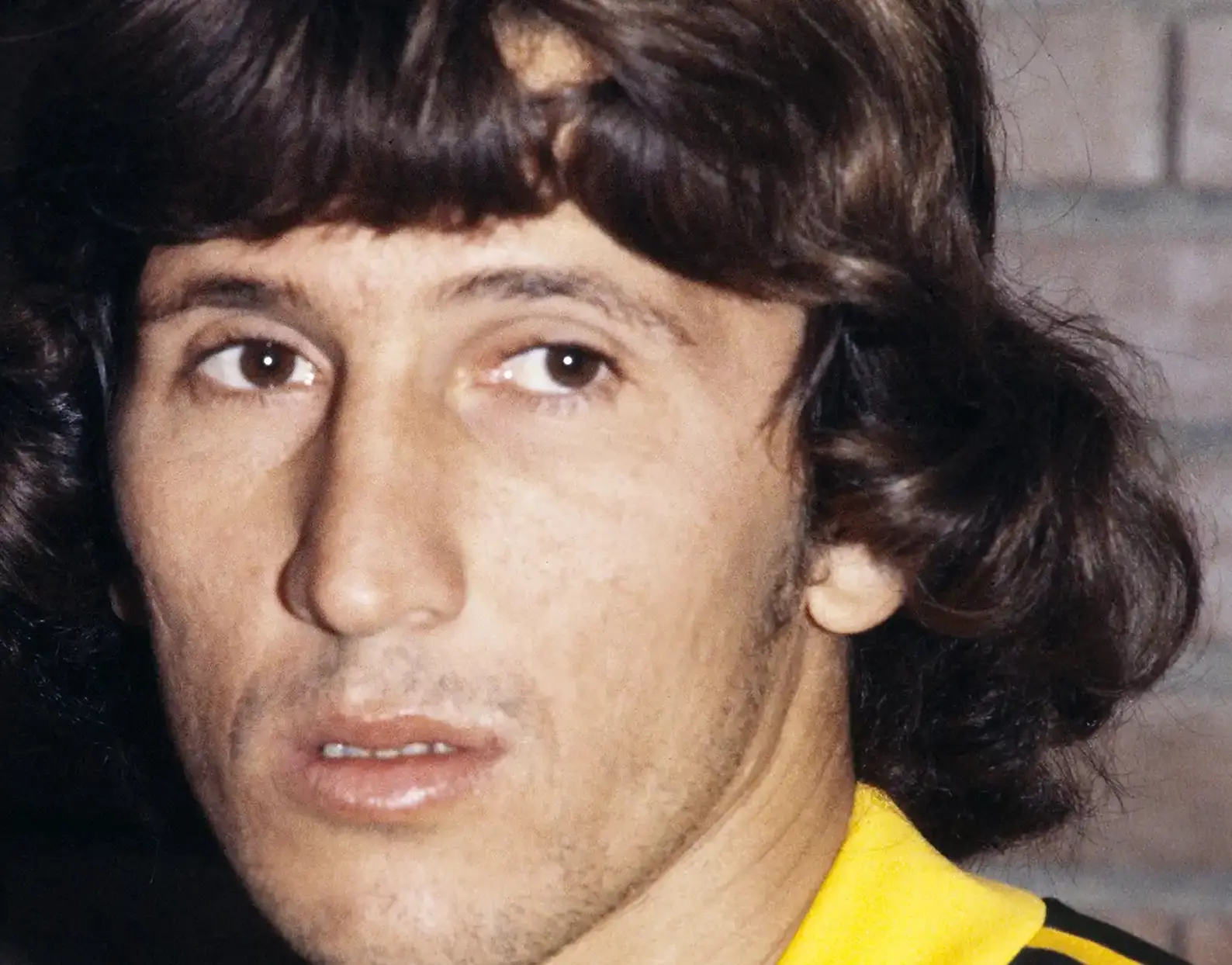 Foto retrato jovem de Zico